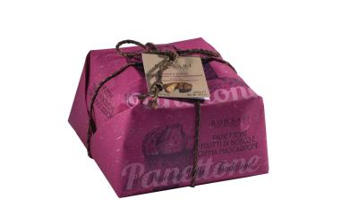 Panettone mit Waldbeeren
