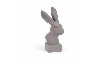 Chalet Poly Hase Earl Roy auf Sockel