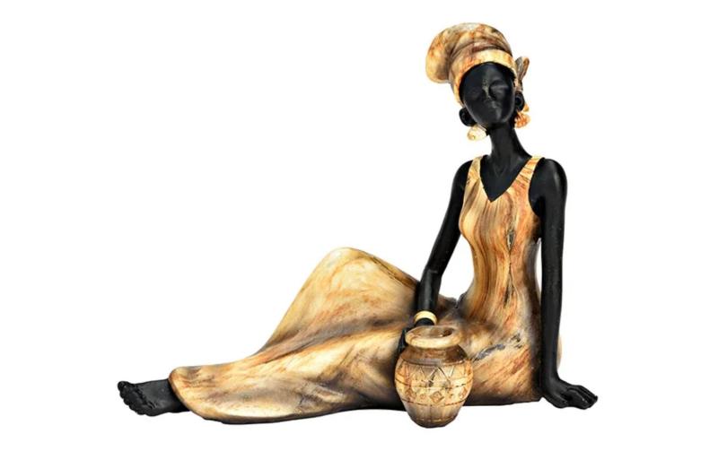 G. Wurm Dekofigur Woman sitzend