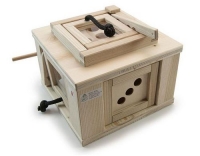 Hundespiele aus Holz Tresor